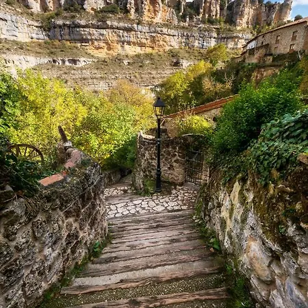 Dom wakacyjny El Salto Del Agua Autentico El Molino De La Cascada Orbaneja *
