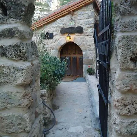 El Salto Del Agua Autentico El Molino De La Cascada Orbaneja *